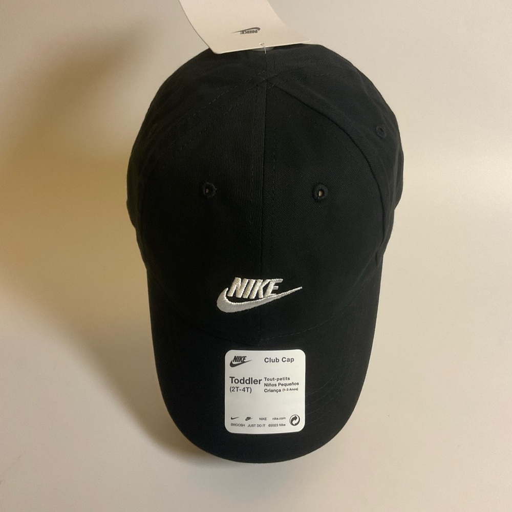 Nike Swoosh Toddler Club Cap Strap Back Hat Size 2T-4T. Black And White NWT